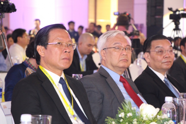 Các-lãnh-đạo-TW-tham-dự-buổi-trao-chứng-nhận-HVNCLC-2019