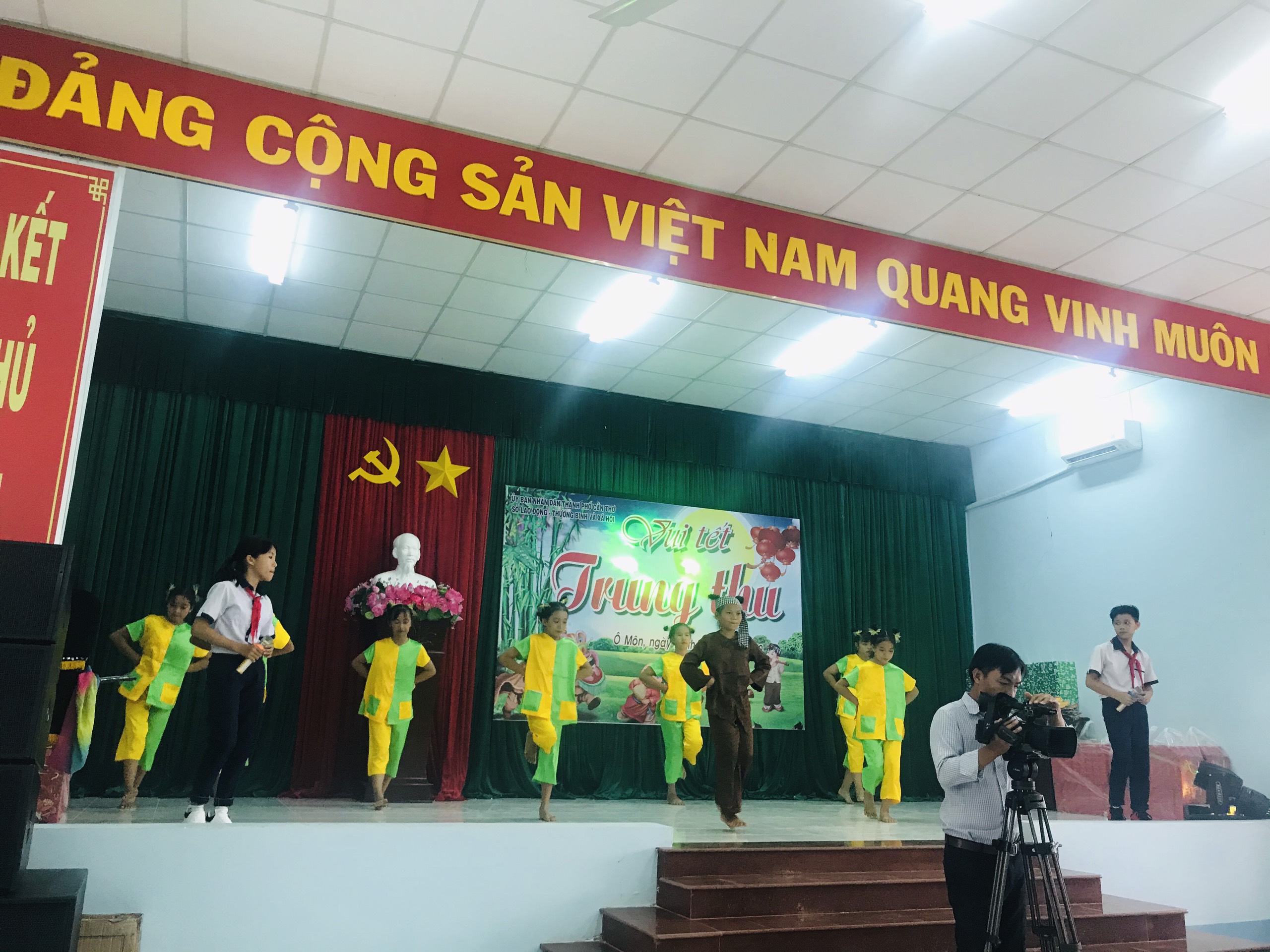 vui-trung-thu-tai-o-mon