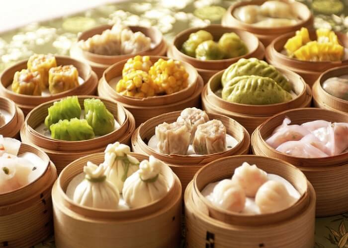 Dimsum được phân loại chủ yếu dựa vào thành phần nhân và tạo hình bên ngoài