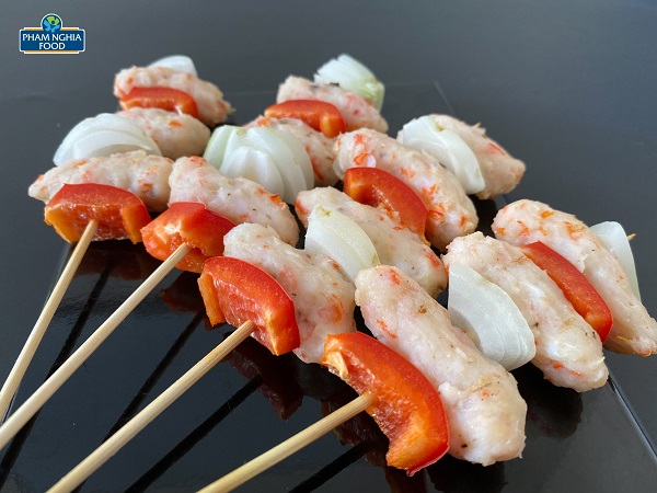 Chả tôm viên xiên que nướng, bạn đã thử chưa?
