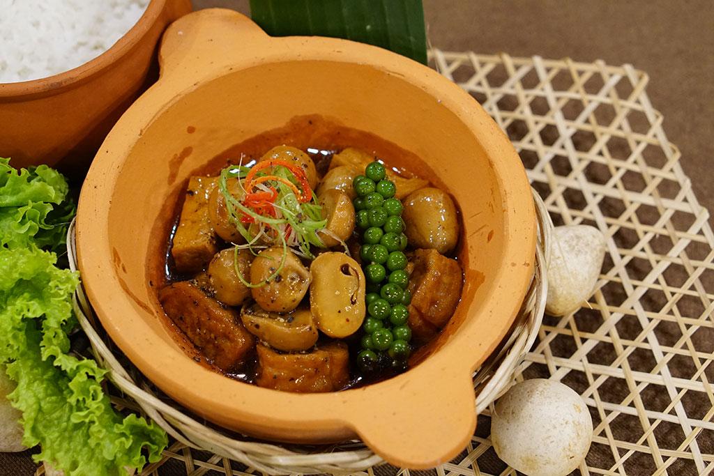 Braised Straw Mushrooms