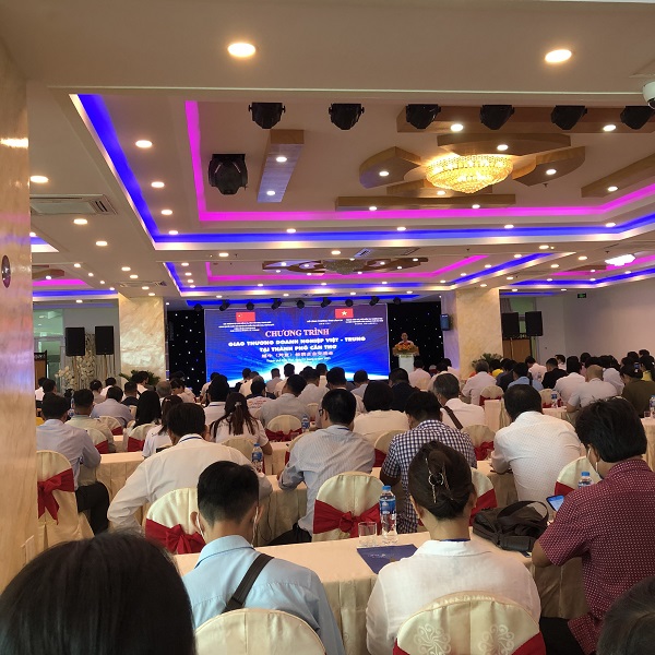 Rất đông các doanh nghiệp và cơ sở đến tham dự buổi giao thương