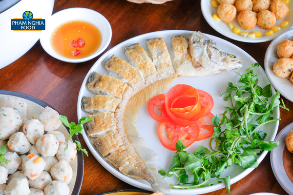 Tạo hình cá thát lát rút xương bắt mắt gây ấn tượng nhiều thực khách ngay ánh nhìn đầu tiên