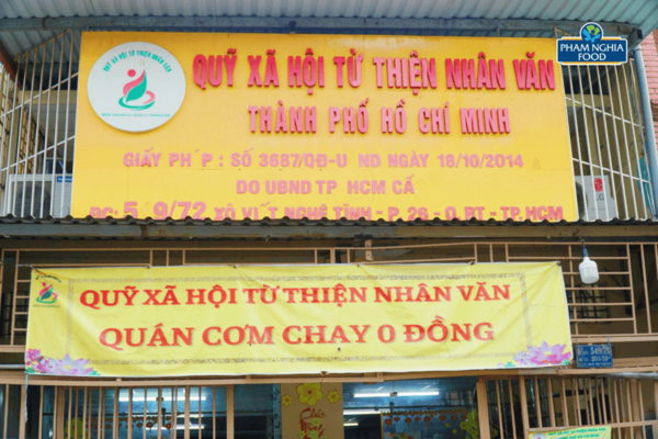 Điểm đến của Chuyện tử tế tháng 09 nhà Phạm Nghĩa chính là Quán cơm chay 0 đồng tại Q. Bình Thạnh, TP HCM do Quỹ Xã Hội Từ Thiện Nhân Văn TP HCM thành lập nênĐiểm đến của Chuyện tử tế tháng 09 nhà Phạm Nghĩa chính là Quán cơm chay 0 đồng tại Q. Bình Thạnh, TP HCM do Quỹ Xã Hội Từ Thiện Nhân Văn TP HCM thành lập nên