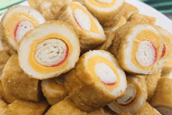 Chả cá cuộn thanh cua khiến bao người mê mẩn bởi hương vị thơm ngon và bổ dưỡng
