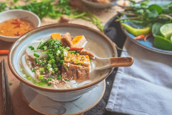 Một tô bánh canh chả cá ngon, bổ dưỡng có đủ hấp dẫn chiếc bụng đói của bạn chưa nè?