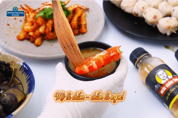 Từ hải sản, gà hay đồ nướng – Nước Chấm Ông Ba đều giúp món ăn thêm tròn vị