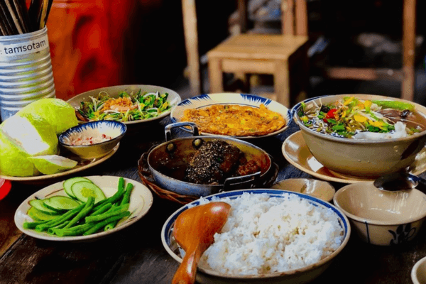 Khách không chỉ tìm món ngon, mà còn trải nghiệm mới – thực đơn sáng tạo giúp giữ chân khách hiệu quả