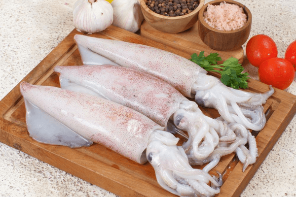 Mực tươi trắng trong, săn chắc giúp món ăn tròn vị hơn