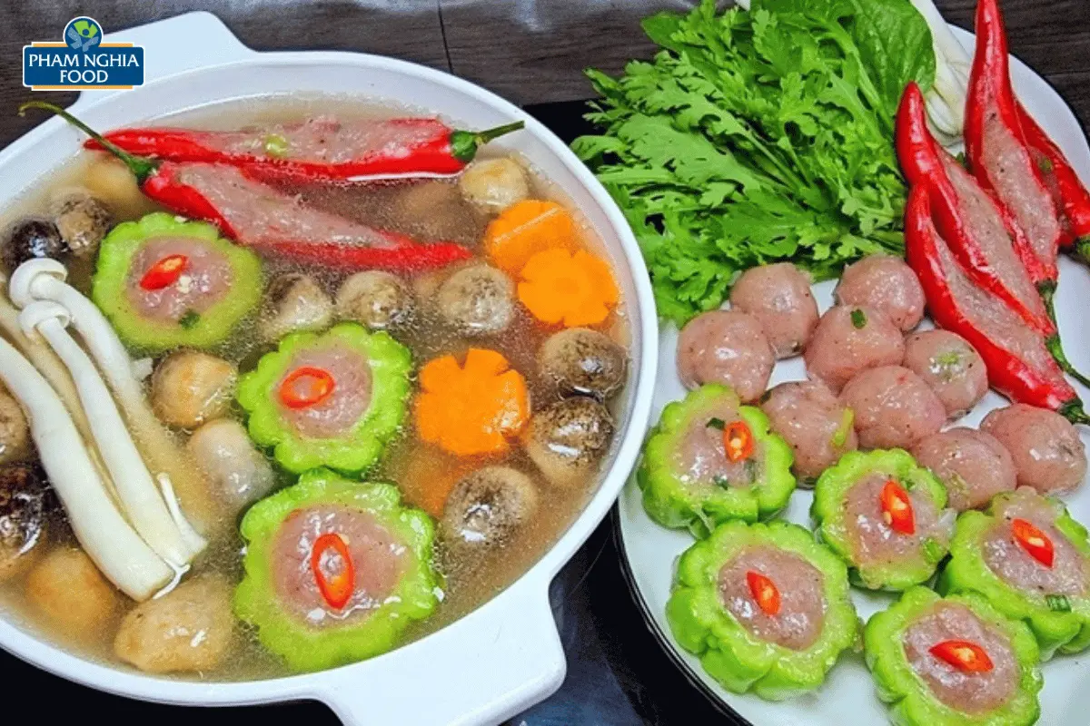 Lẩu cá thát lát khổ qua dồn ớt 