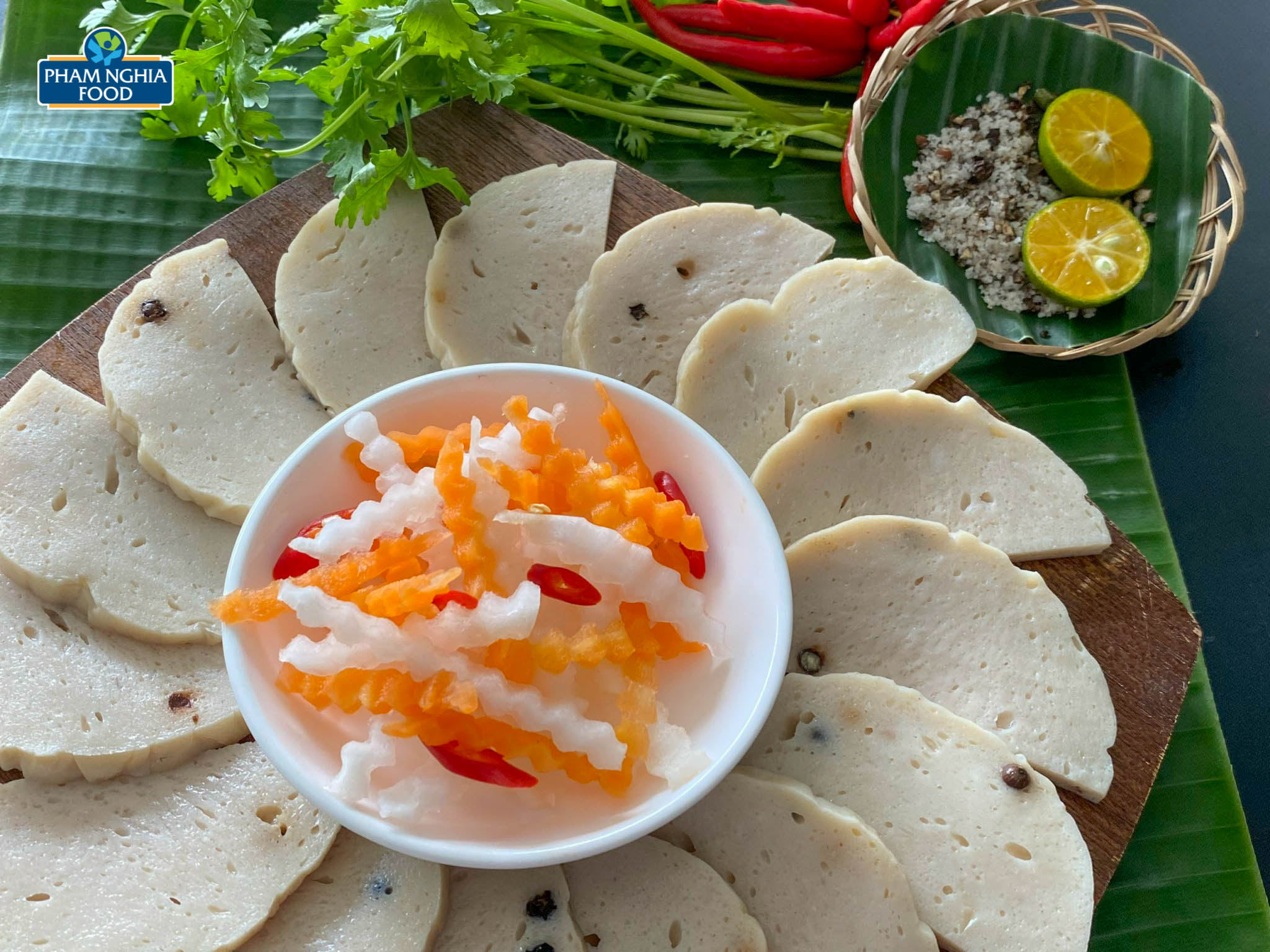 Chả lụa cá thát lát là món ăn không thể thiếu trong những dịp lễ tết truyền thống của người Việt