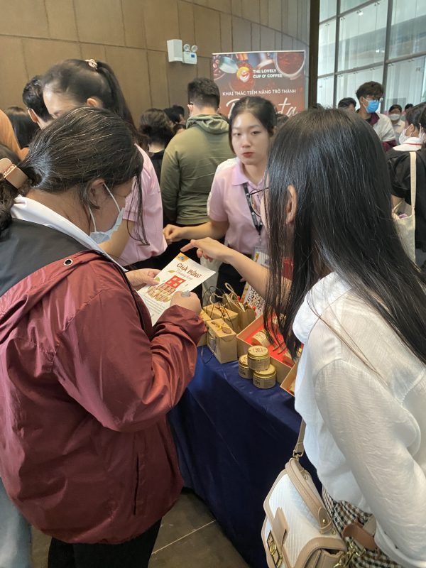 PHAM NGHIA FOOD có cơ hội giới thiệu thêm về sản phẩm Chà Bông với các bạn sinh viên tại Hội thảo