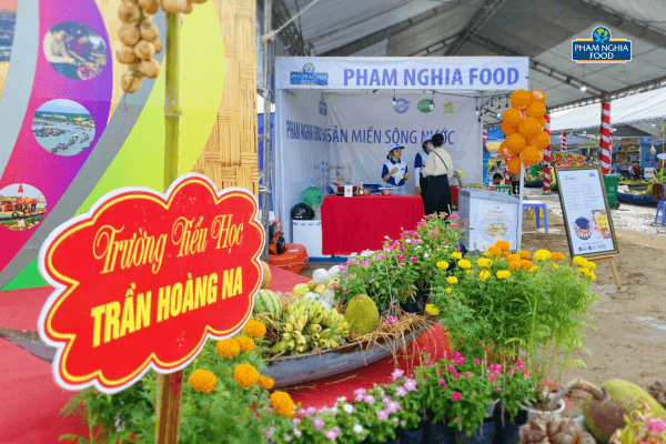 Gian hàng PHAM NGHIA FOOD rực rỡ bên sắc màu của "Ngày hội Du lịch Văn hóa Chợ nổi Cái Răng 2023”