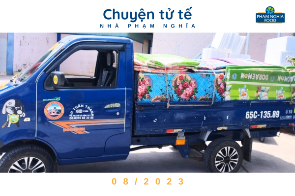 “Chuyến xe yêu thương” Chuyện tử tế tháng 8 nhà Phạm Nghĩa chở hơn 45 tấm nệm trao tặng cho mái ấm phường Đông Thuận