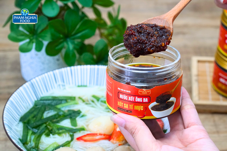 Chỉ một muỗng nhỏ – bừng hương vị hải sản xào, bún nước hay món nướng trở nên hấp dẫn khác biệt