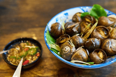Muốn đổi gió cho món ốc? Thử ngay công thức nước chấm chanh dây chua ngọt, thơm nồng