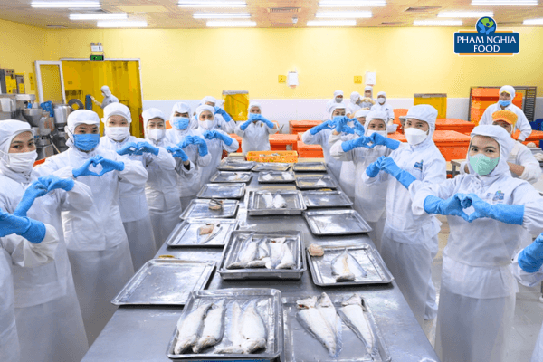 Mỗi công đoạn đều được ghi nhận dữ liệu, truy xuất nguồn gốc rõ ràng, sản phẩm đáp ứng tiêu chuẩn của các thị trường khó tính như Mỹ, Canada, Úc, Thụy Điển,...