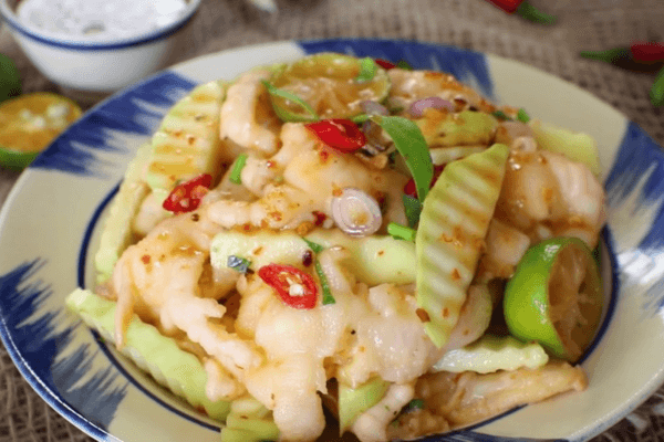 Chân gà sả tắc kiểu Thái giòn rụm, đậm vị, không hề ngán, hấp dẫn mọi độ tuổi