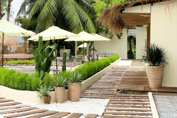 Mối Cafe By The Art – quán cà phê view đẹp ở Cần Thơ mang hơi thở Địa Trung Hải, view sông Hậu thoáng đãng, nhiều góc check-in nghệ thuật